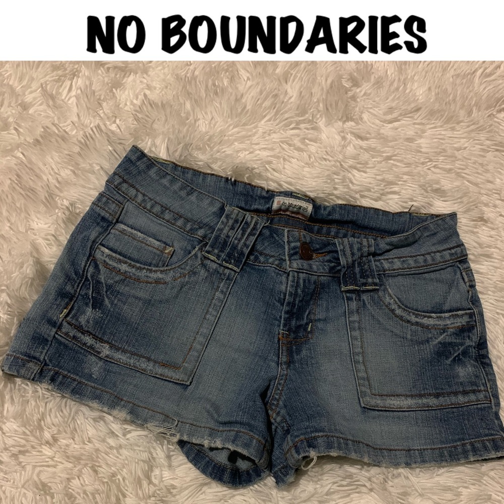 Frayed hem Denim short shorts juniors women size 7